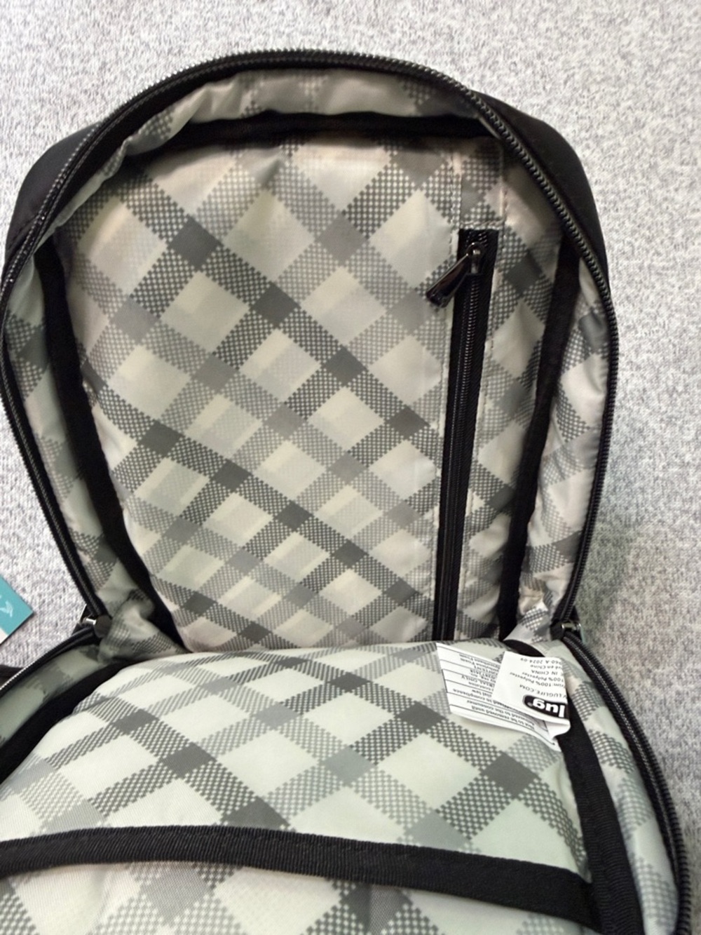 Lug Tailback Crossbody Bag - Picture 4 of 11